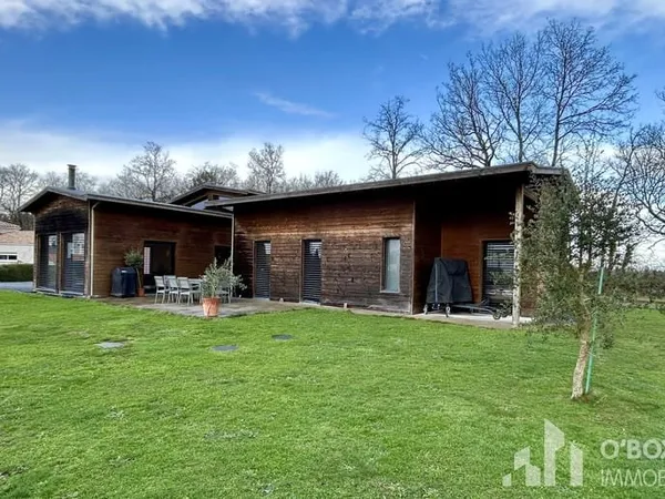 Maison lumineuse sur le Golf de la Domangère à NESMY (85310)