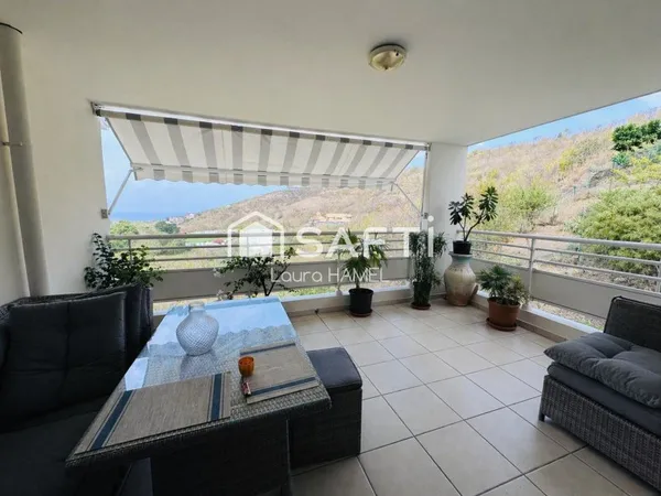 Appartement T3 au 2ème étage, vue mer.