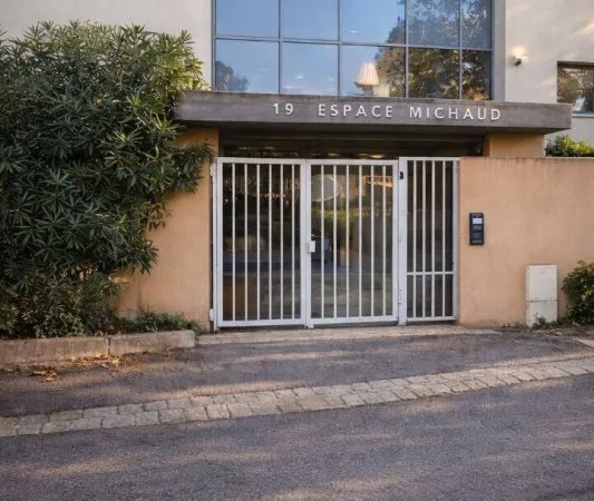 Bureau 184 m²