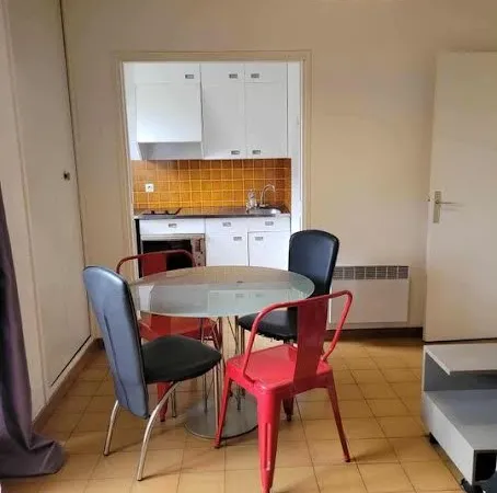 Studio 1 pièce 28 m²