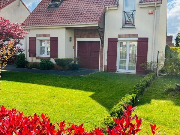 Maison semi plain-pied de 120 m² avec 4 chambres - à 100 m du Parc des Glissoires