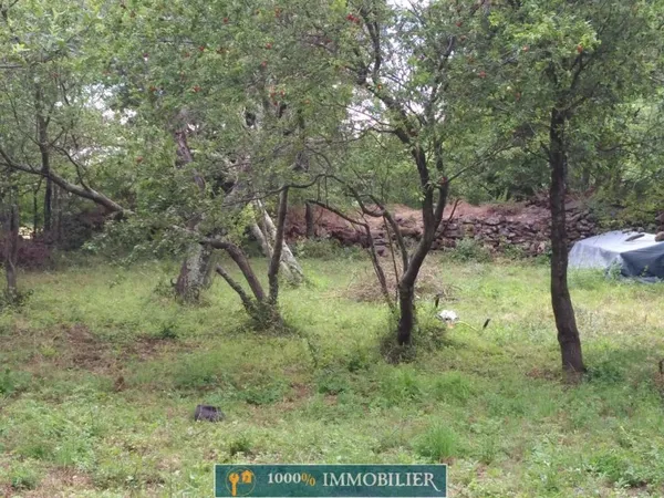 Terrain 4080 m²