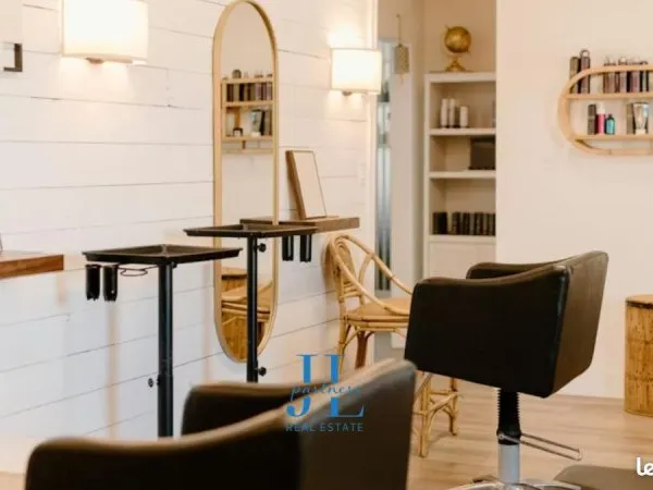 Fonds de commerce coiffure 100 m²