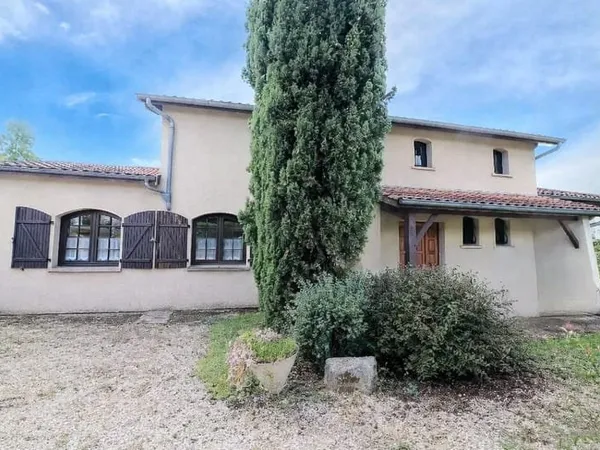 Villa 247 m2 6 chambres terrain 1500 m2 et sous-sol complet