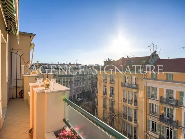Nice Carré d'or/Bas Gambetta "Jean Paul" 3P 88m2 - Dernier étage - Balcons - Vue déagée