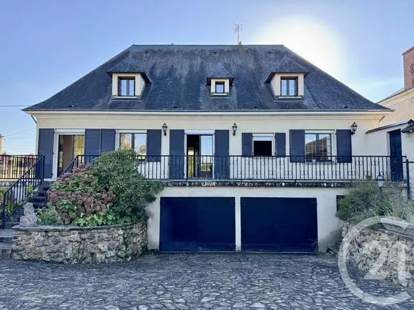 Maison 7 pièces 240 m²