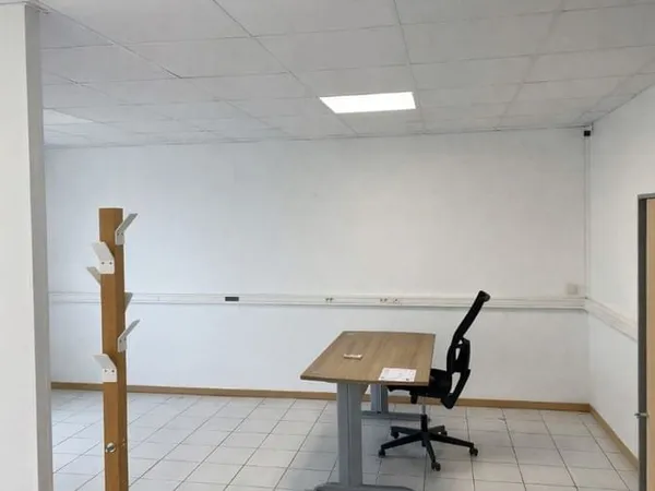 Local commercial 156 m²