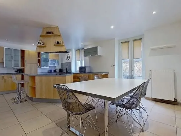 Appartement 6 pièces 132 m²