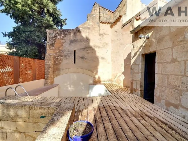 Maison de village avec piscine, 3 extérieurs et fort potenti