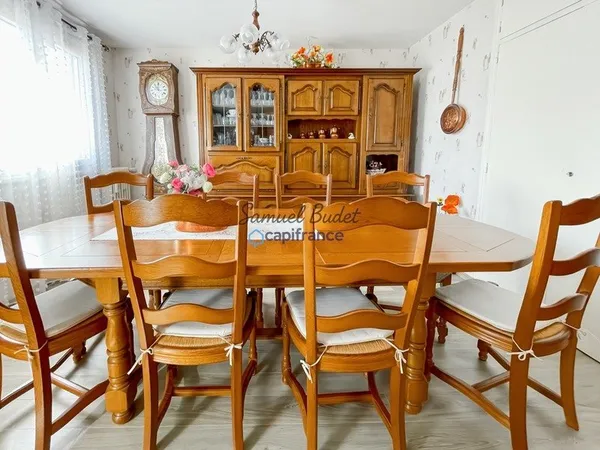 Appartement familial lumineux avec parking couvert et dépendances