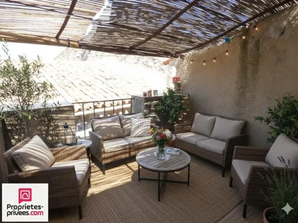 RIANS Maison de village avec terrasse et garage