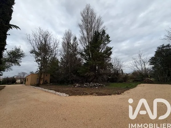 Terrain 794 m²
