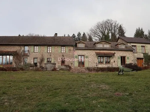 Maison 12 pièces 323 m²