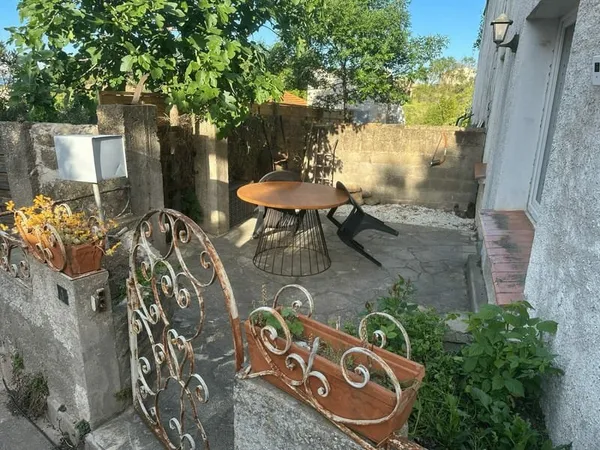 MAISON DE VILLAGE