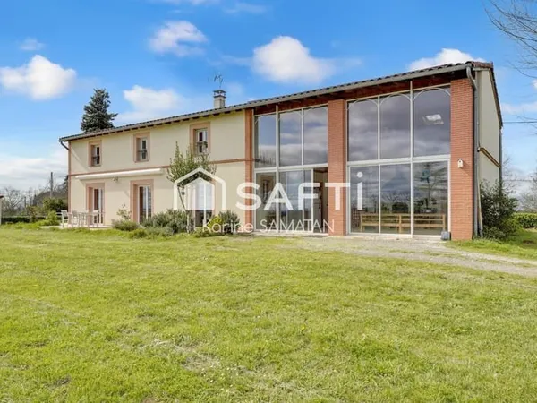 Pechbonnieu - Propriété rare de 270 m² avec grange aménagée, sur 12 000 m² de terrain, vue exception