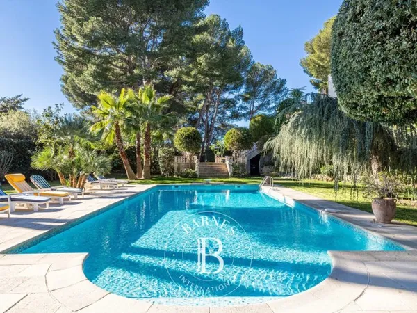 HAUTEURS DE CANNES - VILLA PROVENÇALE - 6 CHAMBRES