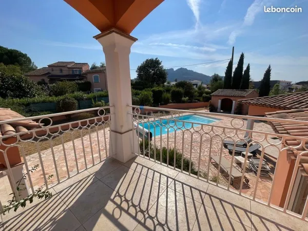 Villa 5 pièces 203 m²
