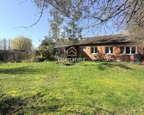 Maison de plain-pied 7 pièces 136 m²