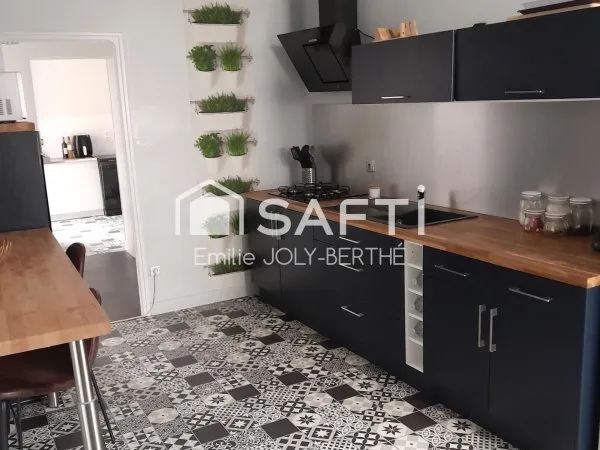 MAISON DE VILLAGE 115 M² SECTEUR BRÉE / 53150