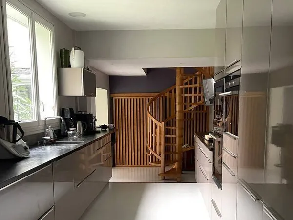 Maison de ville 11 pièces 256 m²