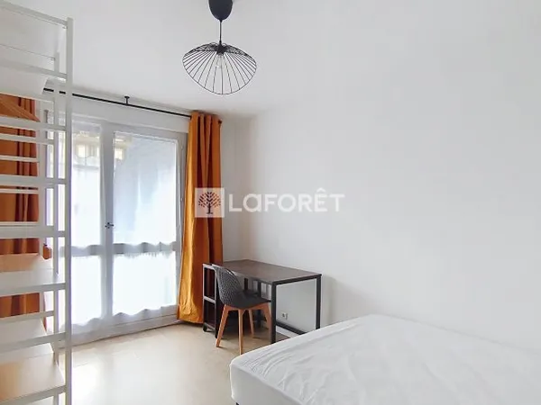 Chambre de service 1 pièce 11 m²