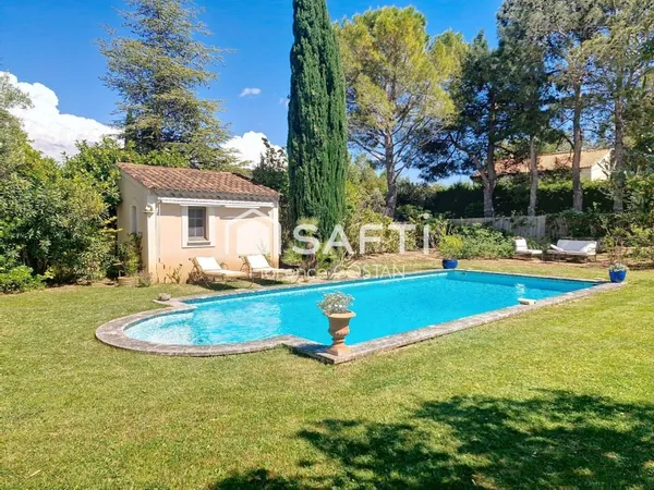 Magnifique maison style Bastide en plein coeur de Velaux - Coup de coeur assuré