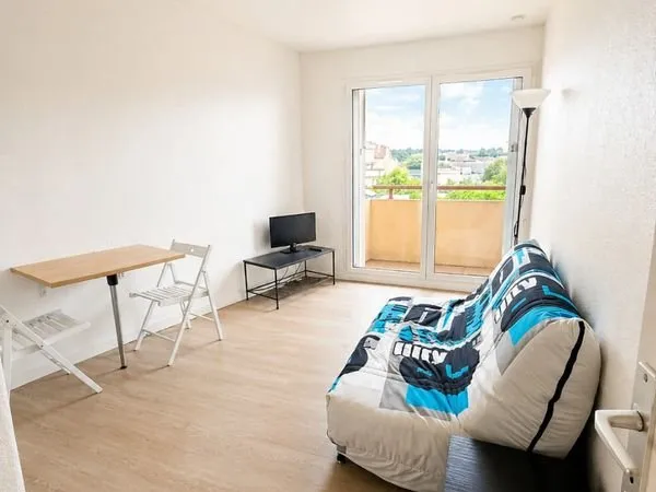 Studio meublé avec balcon, cave et lave-linge - Résidence sécurisée