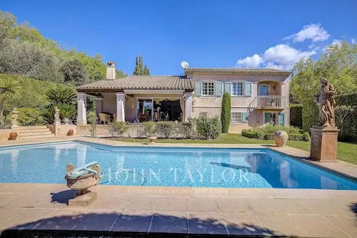 Villa 6 pièces 155 m²