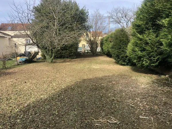 TERRAIN CONSTRUCTIBLE DE 480 m² À SENS (89100)