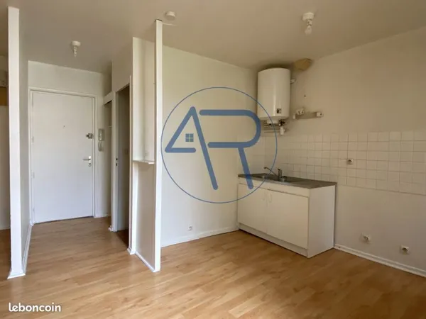 Studio 1 pièce 24 m²