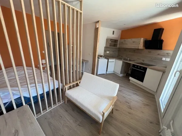 Studio de 30 m2 avec balcon - résidence arverne