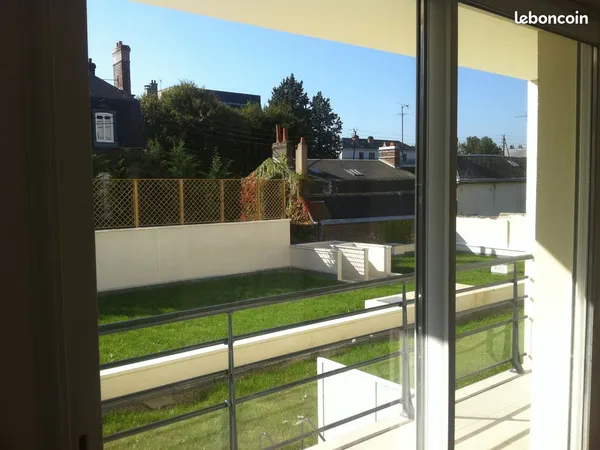 Superbe Appartement T3 70 m2 quartier Gare, avec balcon Sud sur jardin au calme , cave et Parking