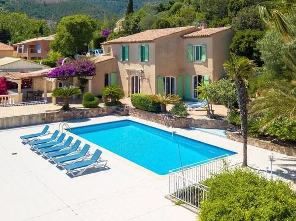 Maison 6 pièces 250 m²