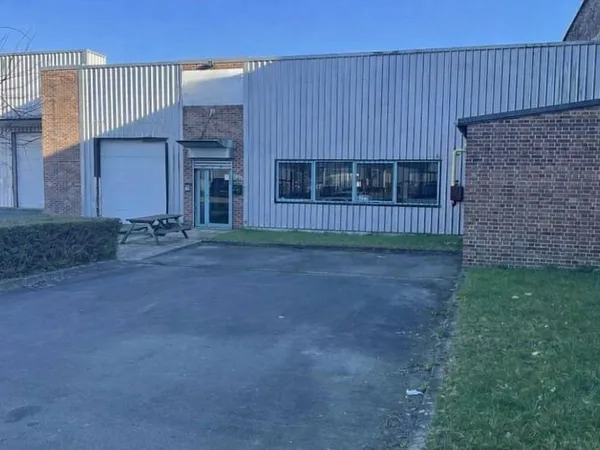 Entrepôt 954 m²