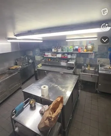 Snack / restaurant