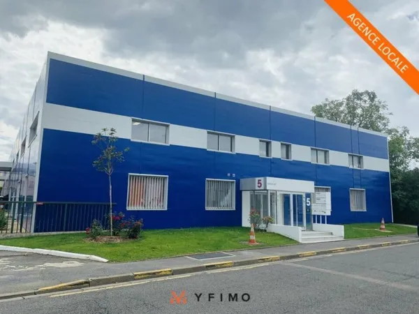 2 376 m2 - Entrepôt à VENDRE