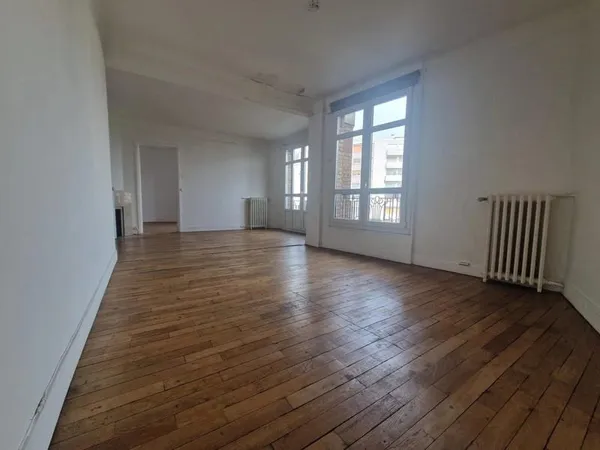 A VENDRE-3 PIECES LUMINEUX AU KREMLIN BICETRE