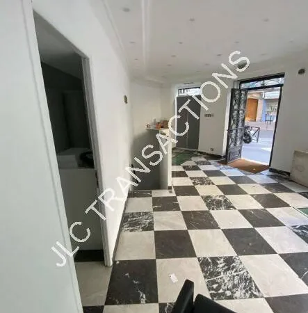 Boutique 2 pièces 80 m²