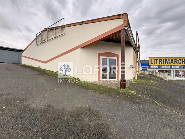 Local commercial Bressuire 350 m2