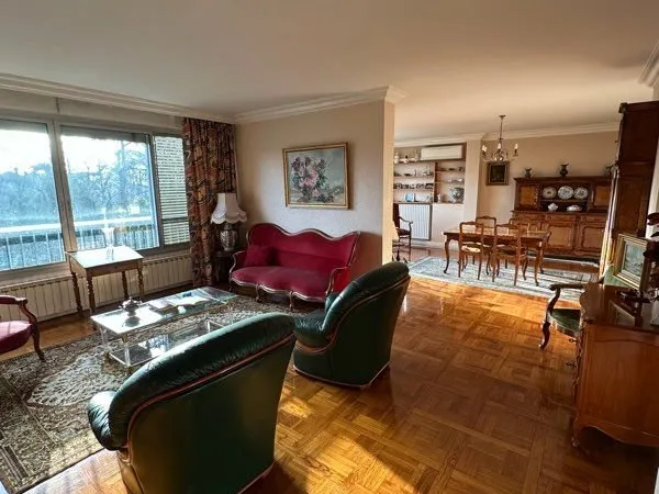 T4 de 145,60 m2 + parking + ascenseur dans copropriété sécurisée, arborée à la Croix-Rousse, Lyon 4