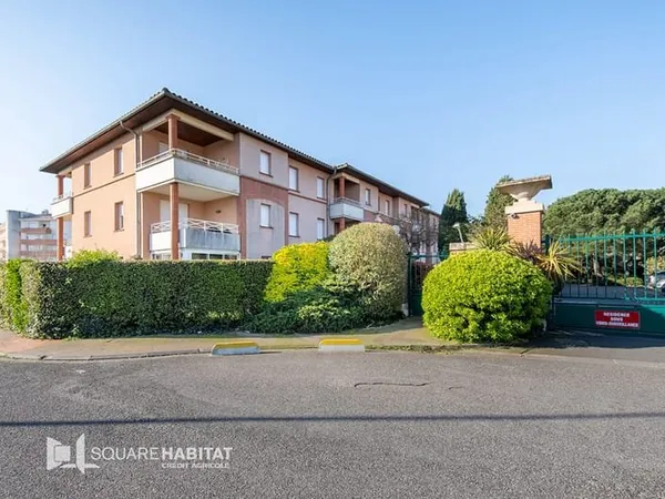 Seilh Appartement de type 2 avec balcon et stationnement