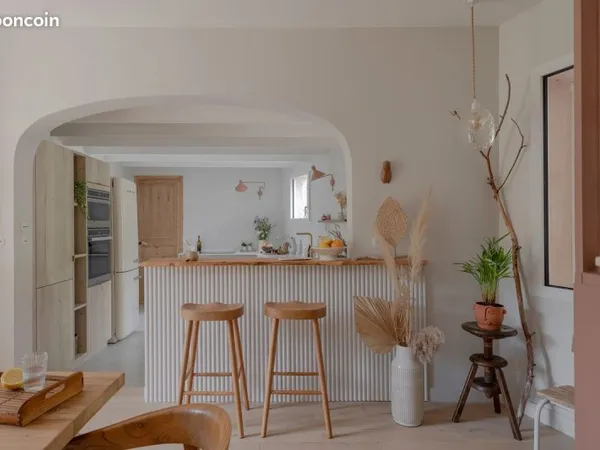 Maison rénovée 180 m2 · Studio indépendant 50 m2