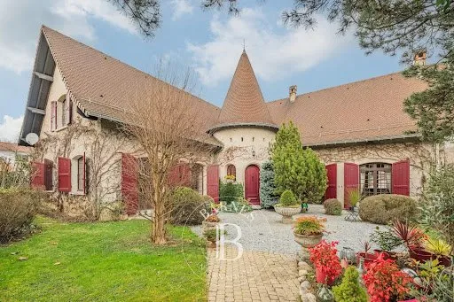 Maison 7 pièces 360 m²