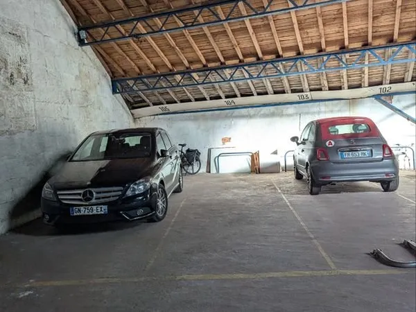 Parking Saint Genèse