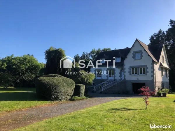 Maison 9 pièces 254 m²