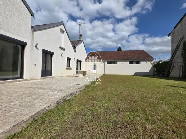 Maison 8 pièces 246 m²