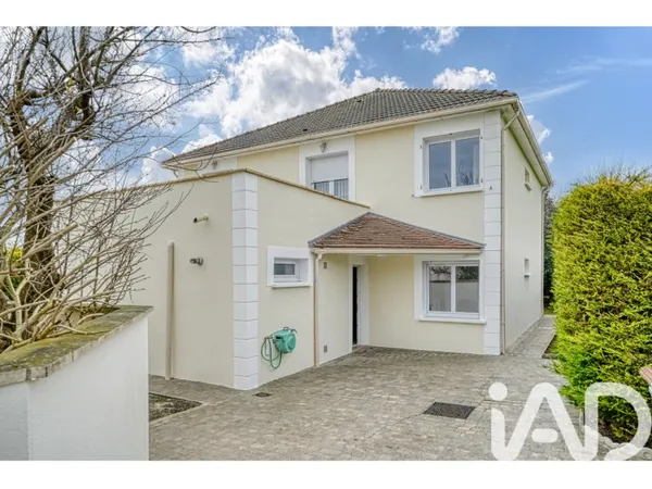 Maison 8 pièces 213 m²