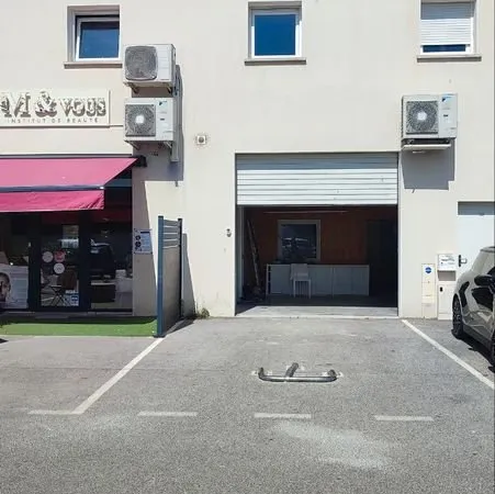Super Hangar de 100m2 très bien placé au Grau du roi 💥