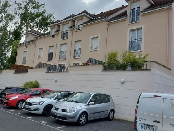 Location Studio 25 m2 - En Très Bon Etat