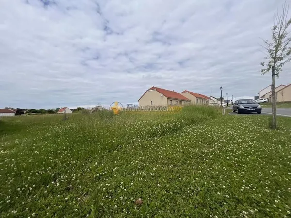 Terrain constructible de 603m²